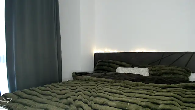 ElizabethAC online show from February 9, 2026, 6:50 am