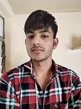 kingkartik7 online show from February 17, 2025, 11:44 am