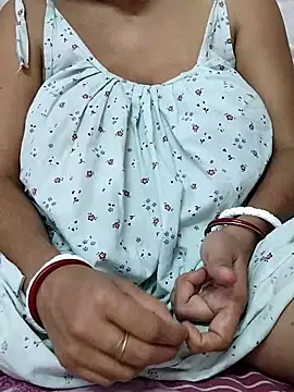 miss-Riy online show from November 11, 2025, 4:29 pm