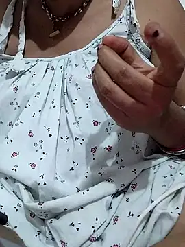 miss-Riy online show from April 23, 2026, 4:53 pm