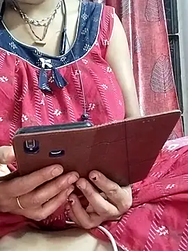 Snapshot of miss-Riy chatting on April 25, 2026, 4:37 pm miss-Riy online show from April 25, 2026, 4:37 pm