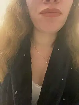 EvaRush online show from December 5, 2024, 8:22 pm