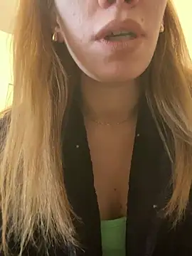 EvaRush online show from February 7, 2025, 9:05 am