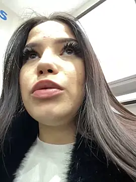 Chloe  Moon online show from December 8, 2024, 2:19 pm