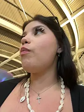 Chloe  Moon online show from March 5, 2025, 1:06 pm