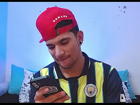 tylor boy online show from April 16, 2026, 3:40 am