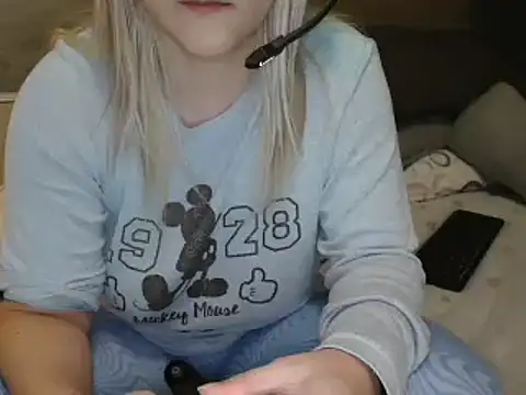 LaRa forU online show from January 22, 2025, 5:38 pm