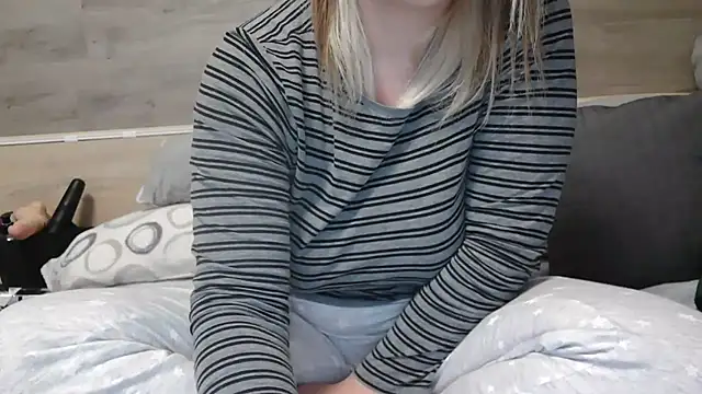 LaRa forU online show from February 4, 2025, 5:34 pm