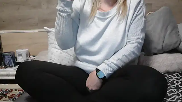 LaRa forU online show from February 7, 2025, 6:24 pm