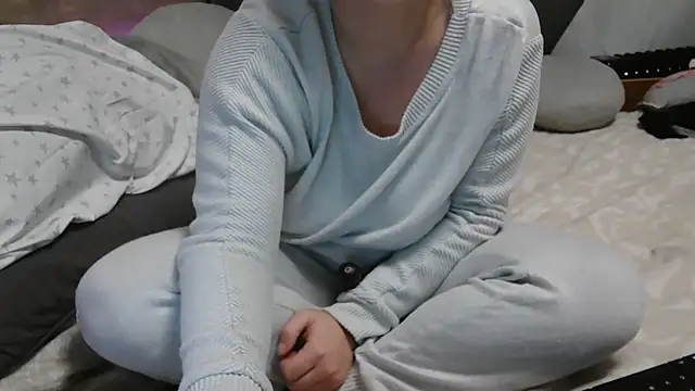 LaRa forU online show from February 13, 2025, 10:54 pm