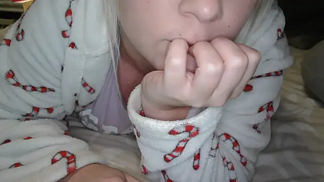 LaRa forU online show from February 21, 2025, 10:15 pm