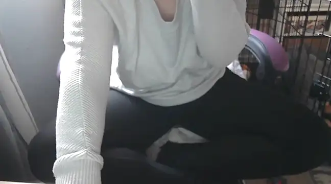 LaRa forU online show from February 25, 2025, 2:11 pm