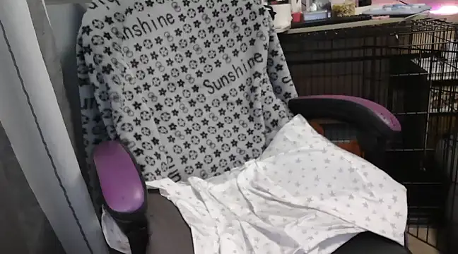 LaRa forU online show from February 26, 2025, 9:37 pm