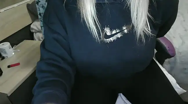 LaRa forU online show from March 3, 2025, 8:21 pm