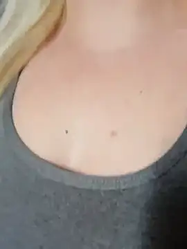 LaRa forU online show from March 5, 2025, 12:00 pm