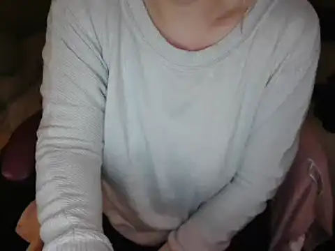 LaRa forU online show from March 12, 2025, 6:22 pm