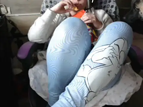 LaRa forU online show from March 16, 2025, 5:17 pm