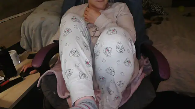 LaRa forU online show from March 19, 2025, 9:27 pm