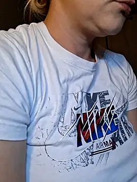 LaRa forU online show from September 26, 2025, 9:19 pm