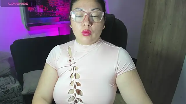 Snapshot of jessicarabbit_1 chatting on May 15, 2026, 11:45 pm jessicarabbit 1 online show from May 15, 2026, 11:45 pm