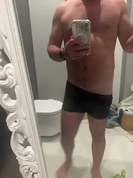 Tomkitomkii online show from October 5, 2025, 5:22 pm