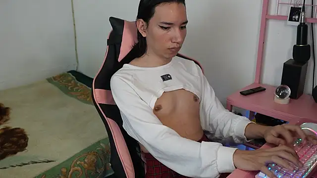 Flaream angel online show from January 1, 2025, 3:46 pm