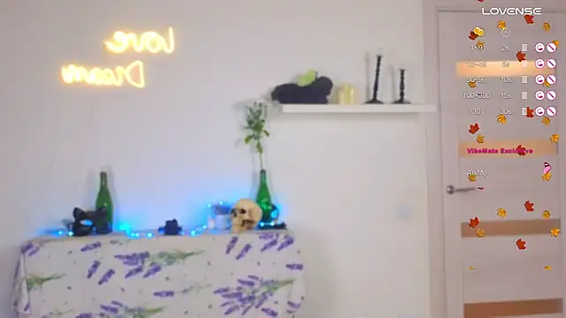  yourFoxy  online show from October 27, 2025, 11:47 am