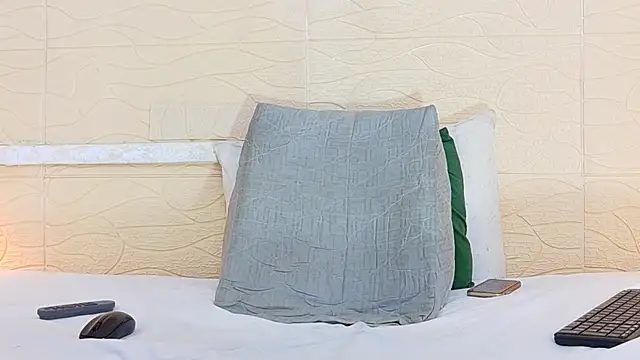 Chocolatte bar online show from March 18, 2025, 4:48 pm