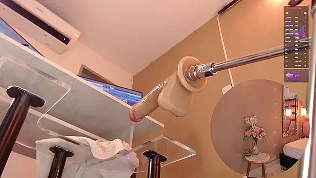 LunaAridi online show from January 26, 2025, 8:45 pm