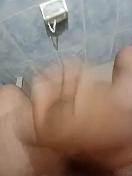 Snapshot of Alva14cm chatting on December 6, 2024, 3:08 am Alva14cm online show from December 6, 2024, 3:08 am