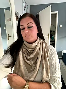 vanessaNL online show from October 2, 2025, 4:47 pm