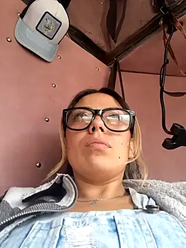 Sweel Leyva18 online show from June 25, 2026, 8:24 pm