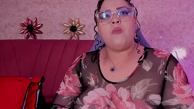 juli 2tyes online show from October 24, 2025, 4:20 am