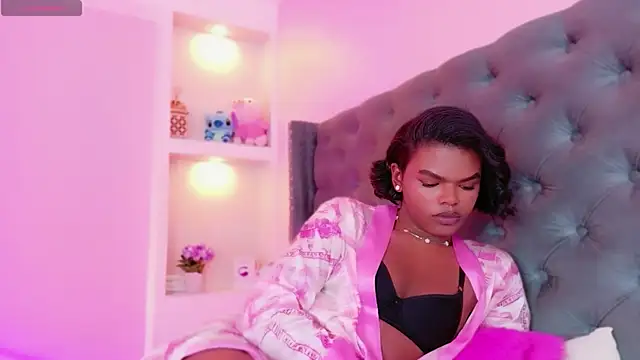 CamiEstrada online show from October 5, 2025, 11:13 pm