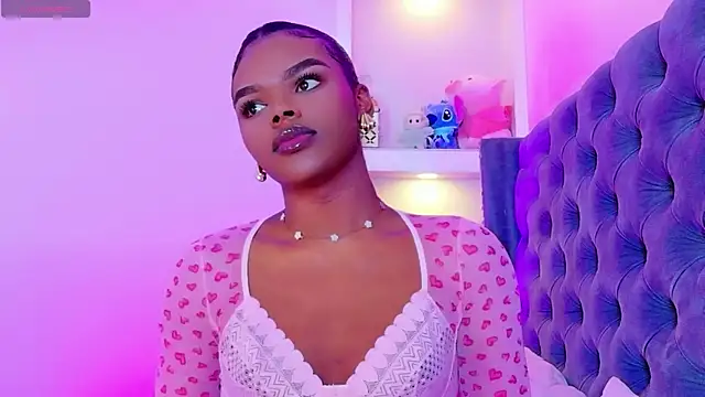 CamiEstrada online show from November 21, 2025, 5:55 pm