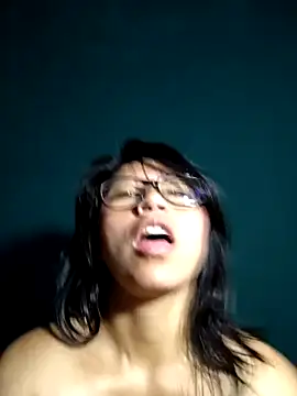 Snapshot of Giviper1 chatting on February 17, 2025, 5:14 am Giviper1 online show from February 17, 2025, 5:14 am