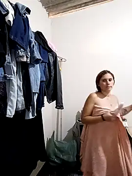 Scarlett-Leh online show from December 4, 2024, 6:28 pm