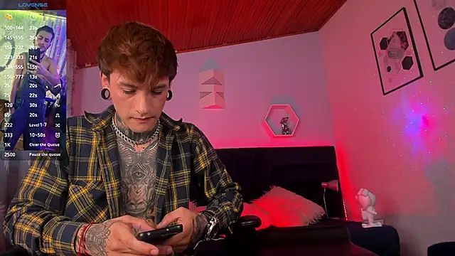  hairybeard  online show from September 17, 2025, 9:05 pm