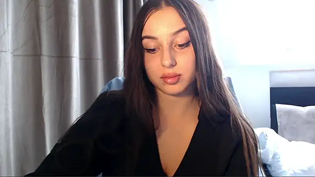 courtneyPerfect online show from September 29, 2025, 1:49 pm