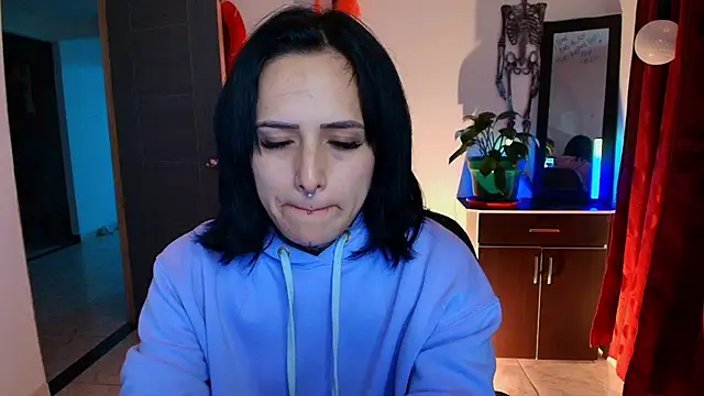 Snapshot of TinnaDawsom chatting on October 17, 2025, 11:40 pm TinnaDawsom online show from October 17, 2025, 11:40 pm