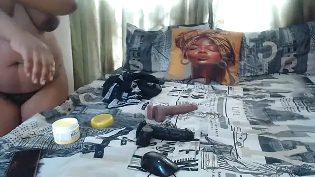 Foxybrownxx1 online show from October 21, 2025, 6:14 am