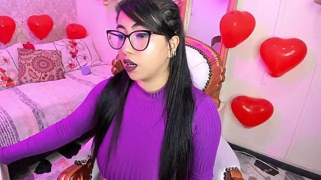 Sexy cristall  online show from February 17, 2025, 10:58 pm