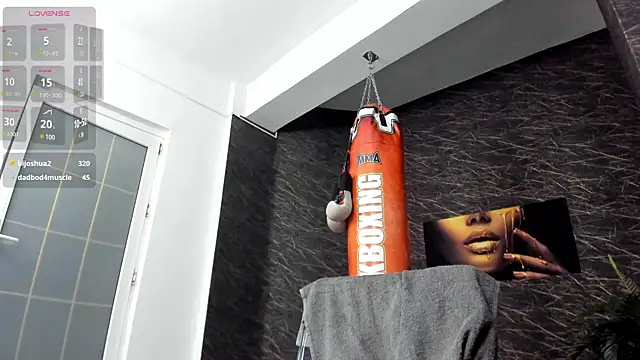 leonardsmith01 online show from February 6, 2025, 12:00 am