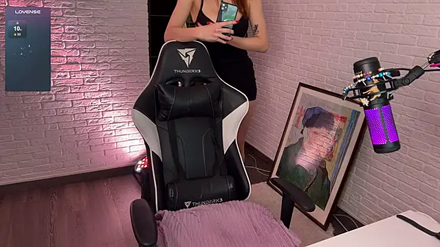 Snapshot of mirai_meeow chatting on January 21, 2025, 5:09 pm mirai meeow online show from January 21, 2025, 5:09 pm