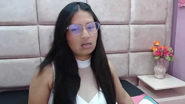 Miaa Smiith  online show from February 7, 2025, 2:50 am