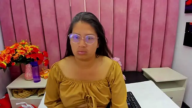 Miaa Smiith  online show from September 18, 2025, 3:08 am