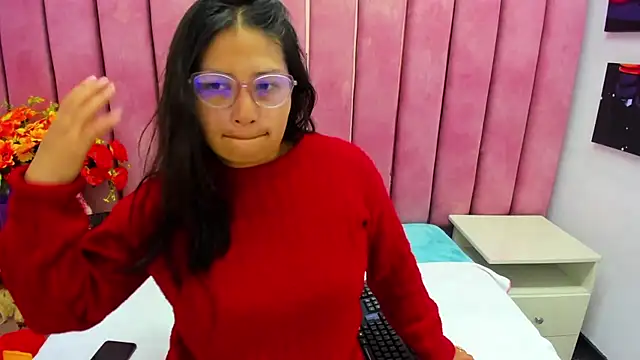 Miaa Smiith  online show from September 21, 2025, 2:46 am