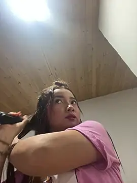 queen angelique online show from February 28, 2026, 1:50 am