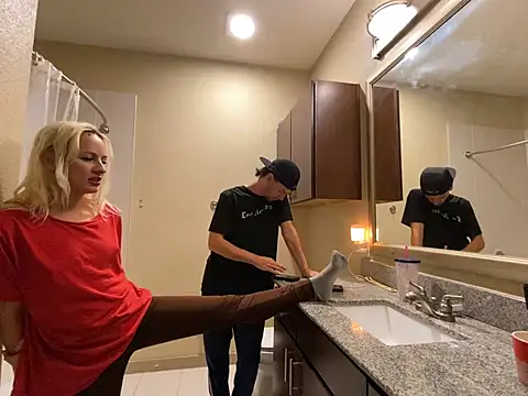 girlfriendmissy online show from January 7, 2025, 10:08 pm