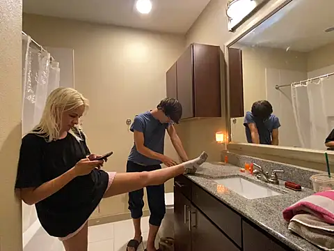 girlfriendmissy online show from March 15, 2025, 9:05 pm